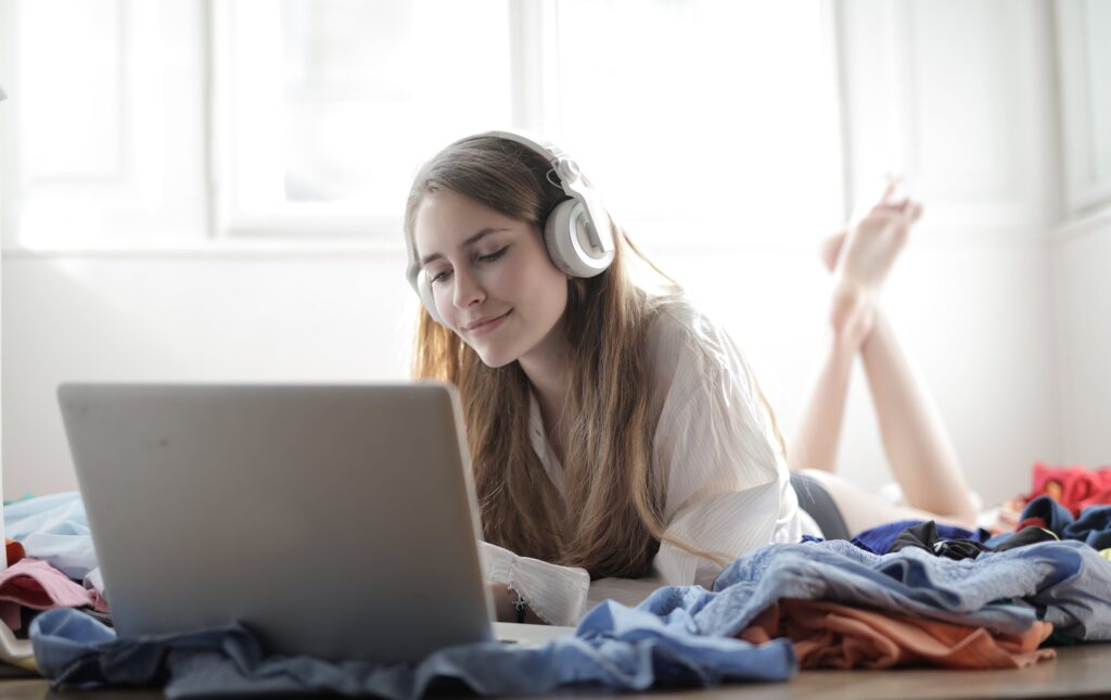 Best Spanish Learning Podcasts: Why Should You Learn Spanish through Podcasts?