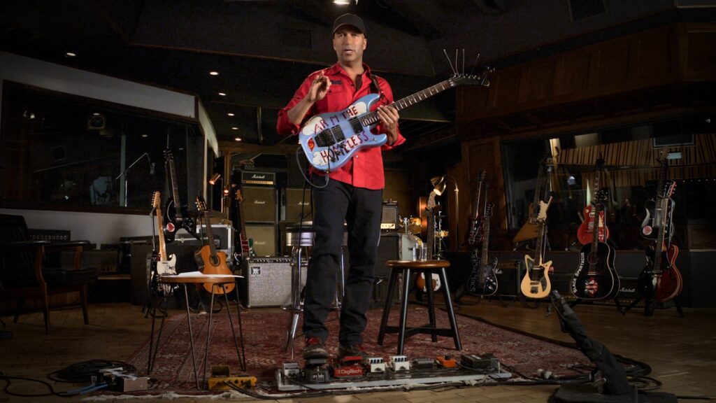 Tom Morello MasterClass "Teaches Electric Guitar" Review - Is it THE BEST music course in 2024?